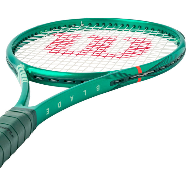 Wilson Blade 98 18x20 V10 2026