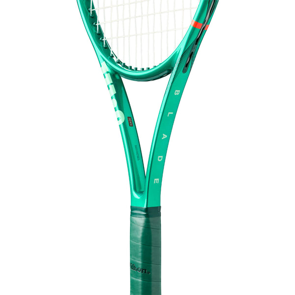 Wilson Blade 98 18x20 V10 2026